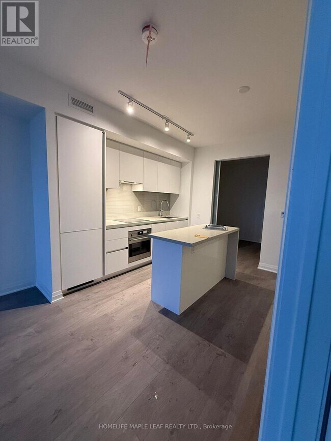 4015 The Exchange in Mississauga, ON - Building Photo - Building Photo