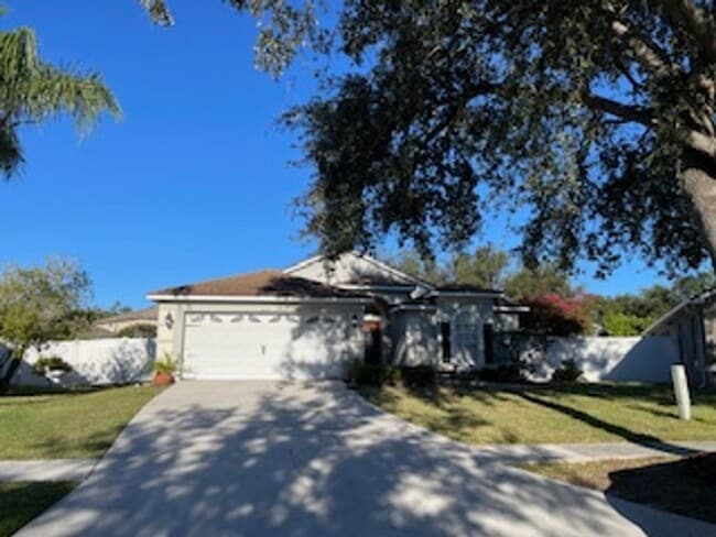 5656 Tughill Dr in Tampa, FL - Building Photo - Building Photo