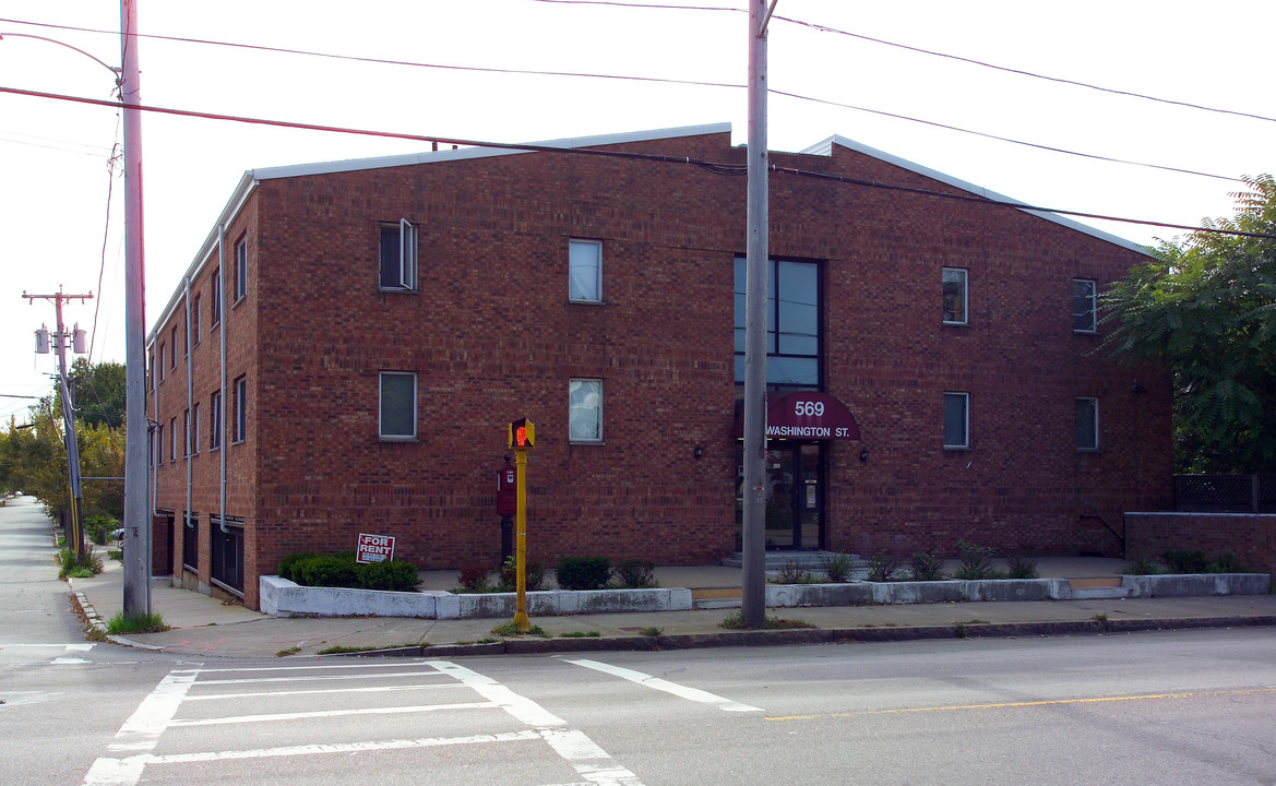 567-571 Washington St in Quincy, MA - Foto de edificio