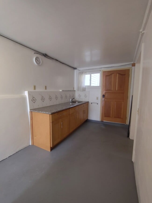 253 Louisburg St, Unit B in San Francisco, CA - Building Photo - Building Photo
