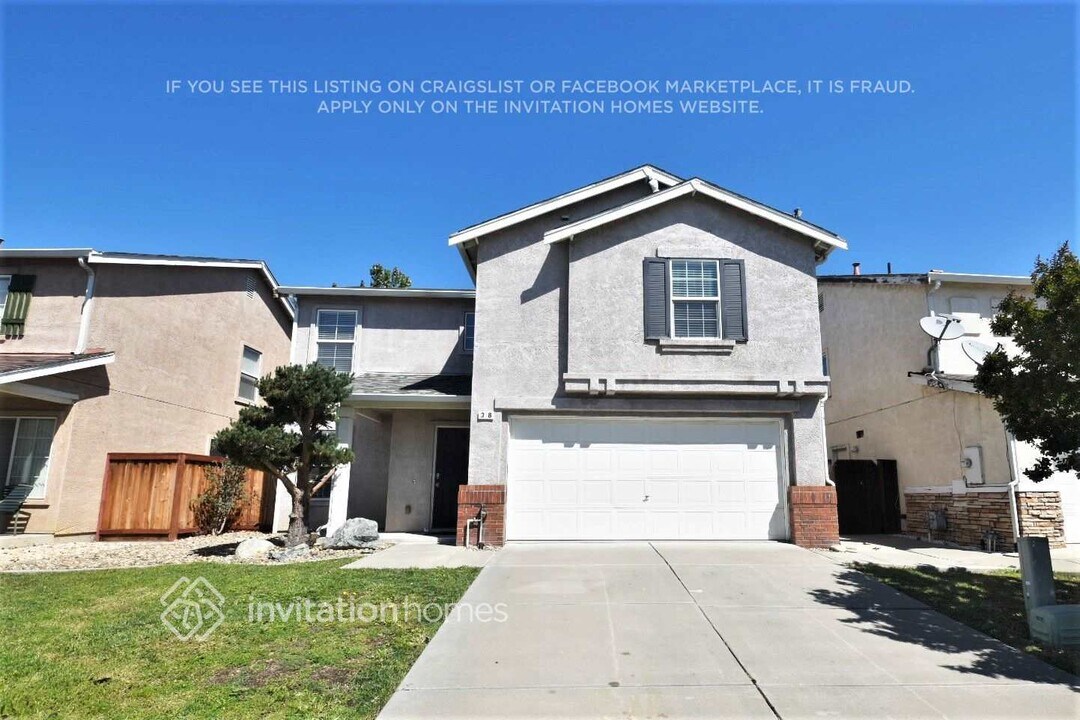 38 Dawn Rose Way in Suisun City, CA - Building Photo