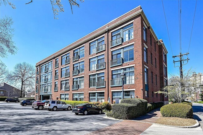 626 N Graham St-Unit -210.1346553 in Charlotte, NC - Building Photo - Building Photo