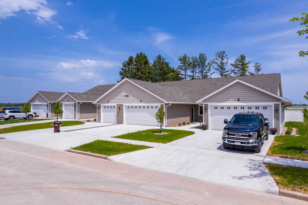 Zimmer Dr Townhomes in Manitowoc, WI - Foto de edificio