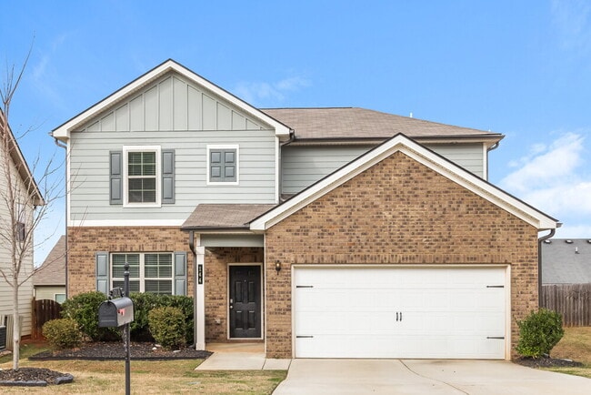 property at 144 Hamilton Pointe Dr