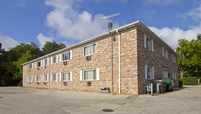 Carriage House in Fond du Lac, WI - Building Photo - Building Photo