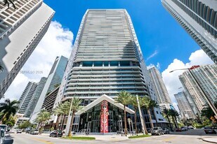 1300 Brickell Bay Dr in Miami, FL - Building Photo