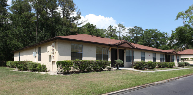 Oak Tree Apartments in Jacksonville, FL - Foto de edificio - Building Photo