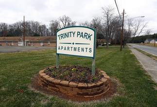 Trinity Park Apartments in Charlotte, NC - Building Photo - Building Photo