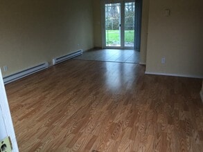 Jennings Lodge Apartments in Portland, OR - Building Photo - Interior Photo
