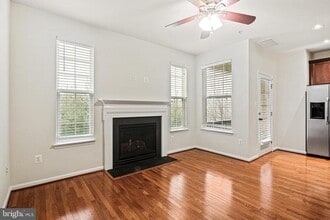 23216 Scholl Manor Way in Clarksburg, MD - Building Photo - Building Photo