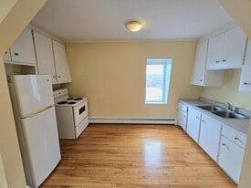 173 Douglas Ave in Saint John, NB - Building Photo