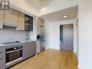 1037 The Queensway in Toronto, ON - Building Photo - Building Photo