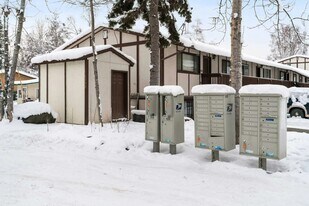 12332 End St in Anchorage, AK - Building Photo