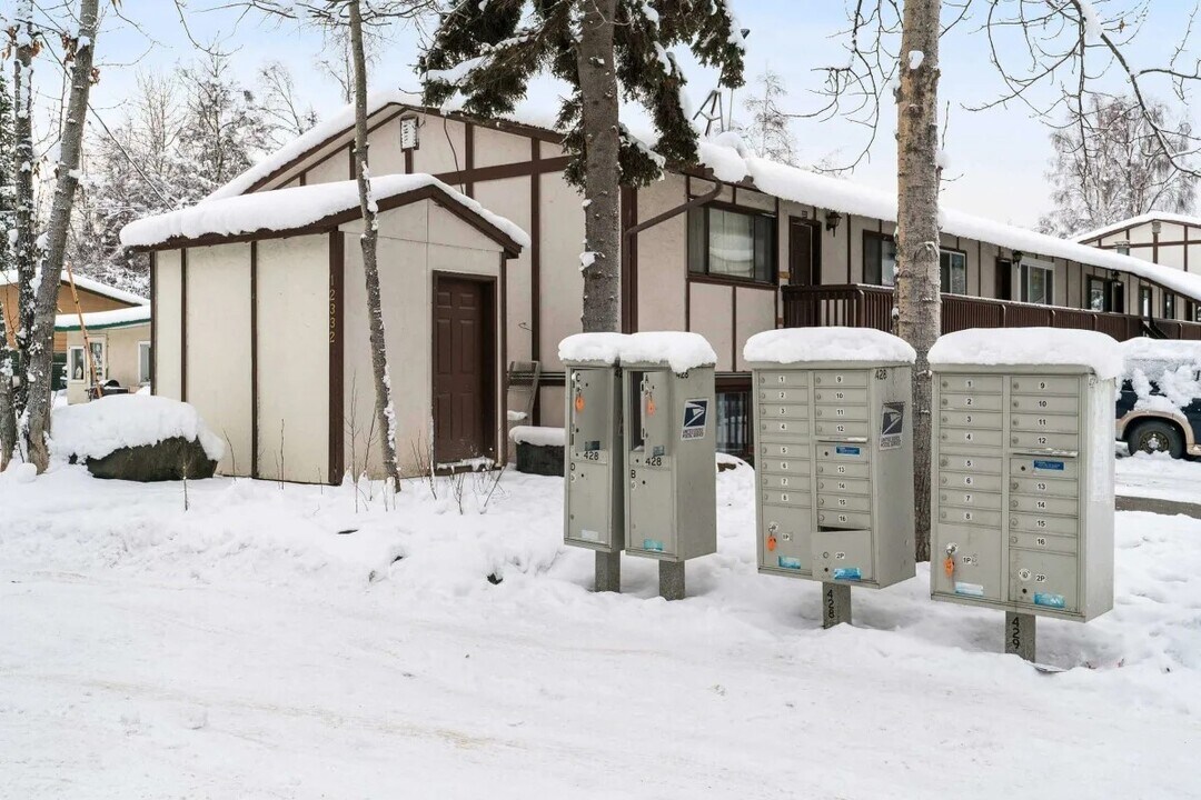 12332 End St in Anchorage, AK - Building Photo