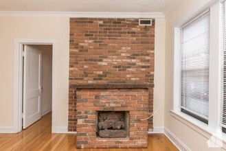 3750 N Racine Ave, Unit #2E in Chicago, IL - Foto de edificio - Building Photo