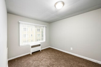 Newbury Square in Adelphi, MD - Building Photo - Building Photo