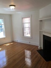 77 Brook St, Unit 1L in Brookline, MA - Foto de edificio - Building Photo