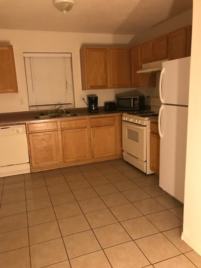 2307 N Juniper Ln in Hobbs, NM - Building Photo - Building Photo