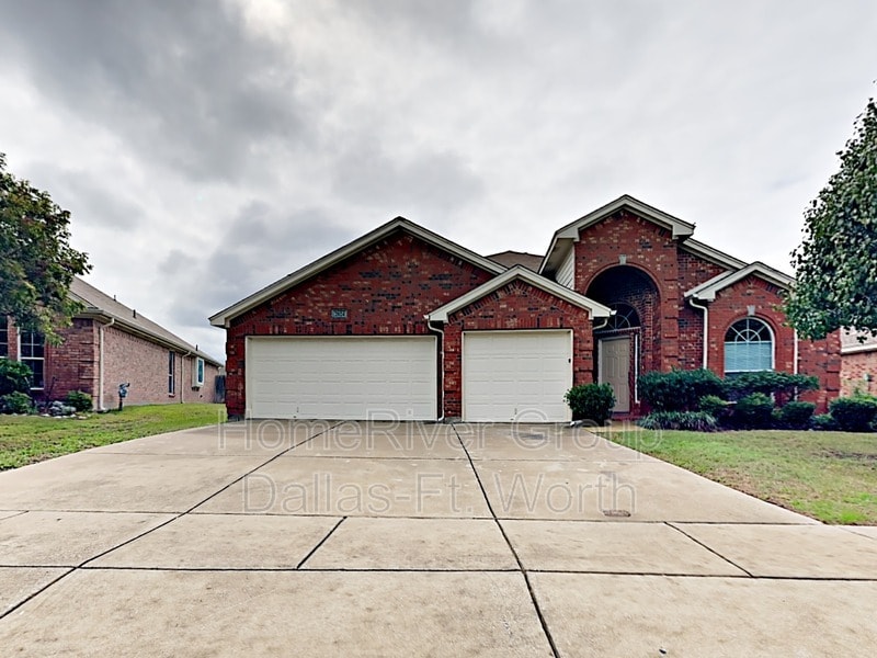 2024 El Camino Dr in Fort Worth, TX - Building Photo