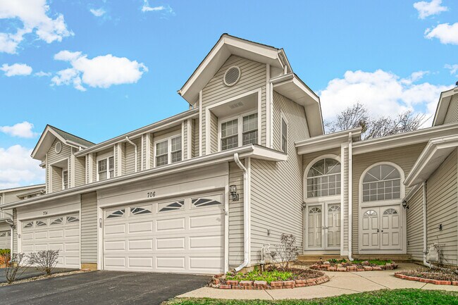706 Sturnbridge Ln in Schaumburg, IL - Building Photo - Building Photo