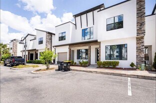 320 Villa Domani Ct in Davenport, FL - Building Photo