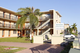 Renedo Apartments in Miami, FL - Foto de edificio - Building Photo