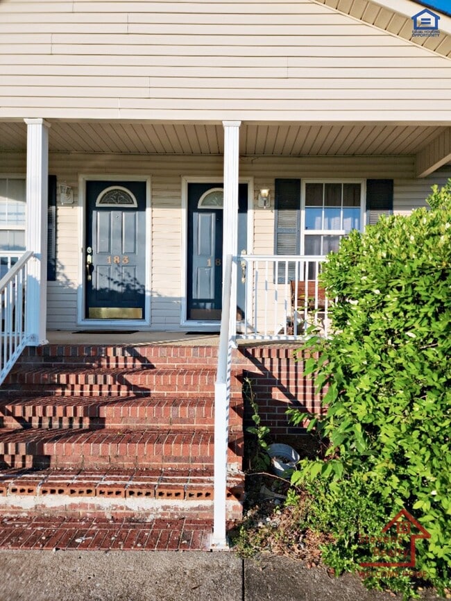 185 Woodlee Ct in McMinnville, TN - Building Photo - Building Photo