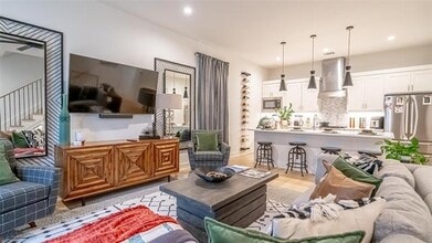 694 W Main St in Arlington, TX - Building Photo - Building Photo