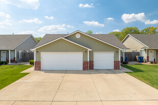 Redbud Twin Homes Apartamentos