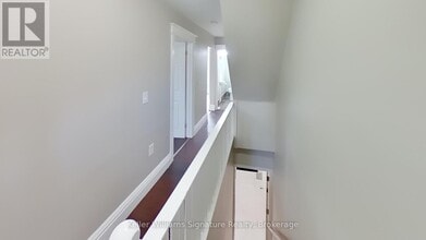 104-104 Rosslyn Ave N in Hamilton, ON - Building Photo - Building Photo