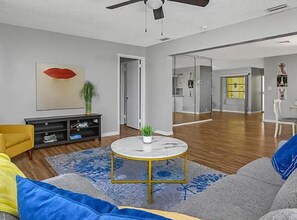 3538 Silver Pine Ct in Sarasota, FL - Building Photo - Building Photo