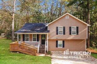 476 Hale Haven Dr in Douglasville, GA - Building Photo