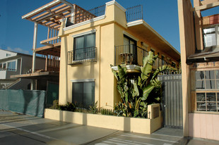 3011 Ocean Front Walk Apartments