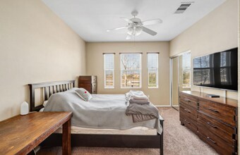 17945 Lost Canyon Rd, Unit 16 in Santa Clarita, CA - Building Photo - Building Photo