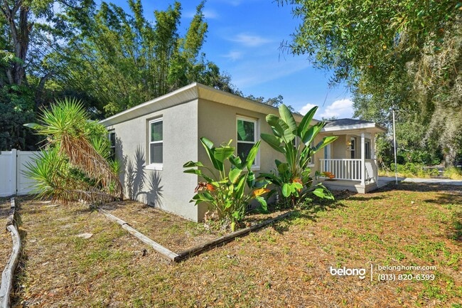 2701 S Manhattan Ave in Tampa, FL - Foto de edificio - Building Photo