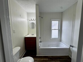 1430 36th St in Rock Island, IL - Building Photo - Building Photo