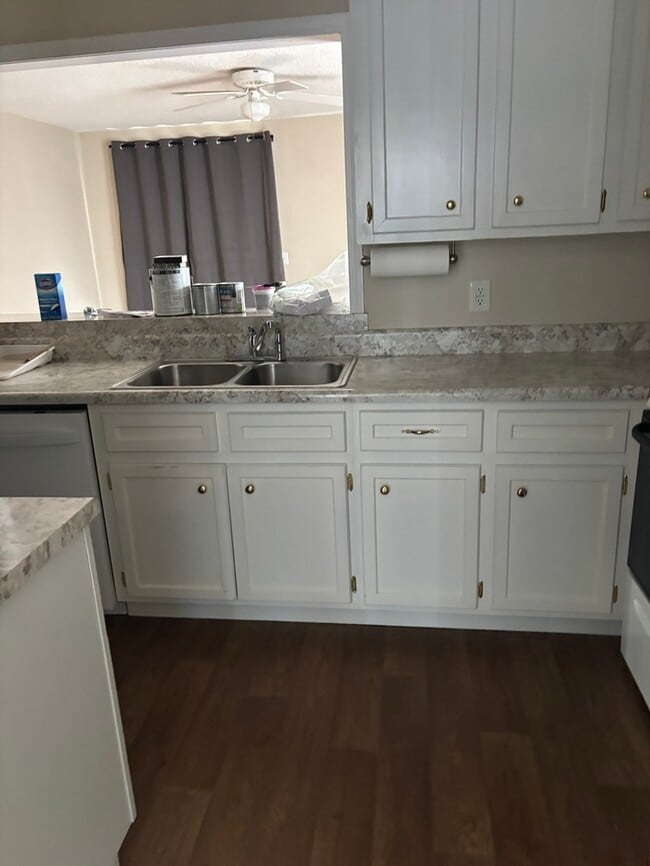 162 W Hampton St in Leesville, SC - Building Photo - Building Photo