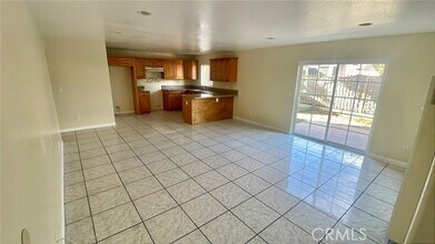 1071 W 112th St in Los Angeles, CA - Building Photo - Building Photo