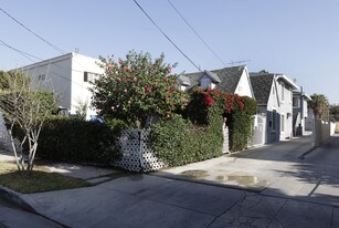 11839 Hamlin St in North Hollywood, CA - Building Photo