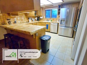 10560 Old Oregon Trl in Redding, CA - Building Photo - Building Photo