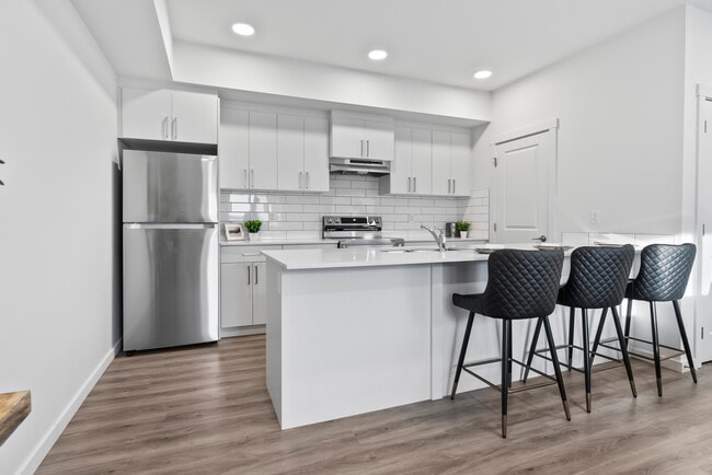 Heritage Valley Heights Townhomes in Edmonton, AB - Building Photo - Building Photo