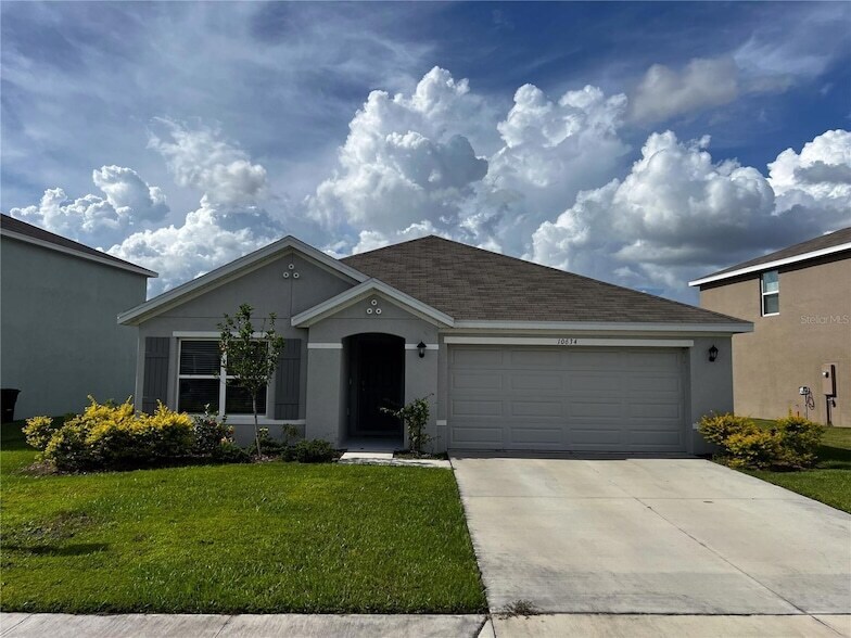 10634 Chippewa Dr in Parrish, FL - Foto de edificio