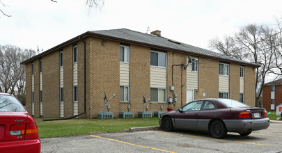 51st Street 8 Families in Milwaukee, WI - Building Photo - Building Photo