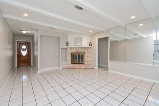 9334 Golden Wood Ln in Houston, TX - Building Photo - Building Photo