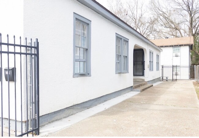 2323 Spain St in Baton Rouge, LA - Building Photo - Building Photo