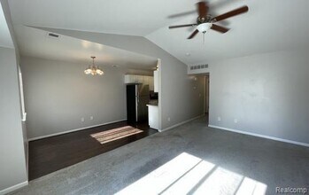 27595 Harrison Woods Ln in Harrison Township, MI - Building Photo - Building Photo