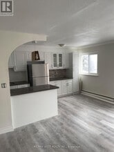 2365 Marine Dr in Oakville, ON - Building Photo - Building Photo