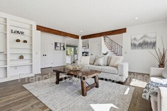 29059 Meadow Glen Way W in Escondido, CA - Building Photo - Building Photo