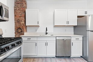 605 E 19th Ave in Munhall, PA - Building Photo