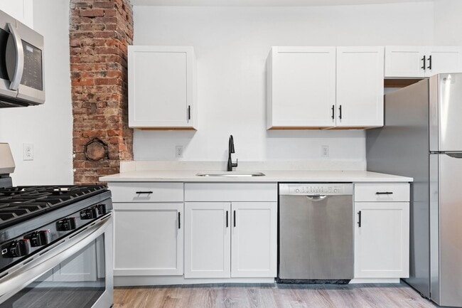 property at 605 E 19th Ave